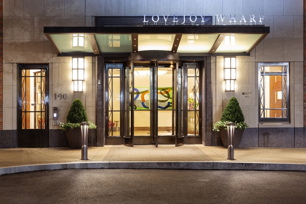 100 Lovejoy Wharf # 8P
