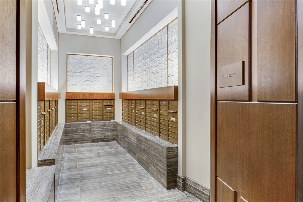 100 Lovejoy Wharf # 8P