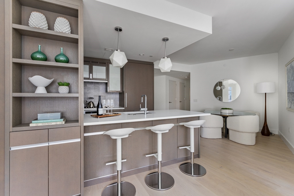 100 Lovejoy Wharf # 8P