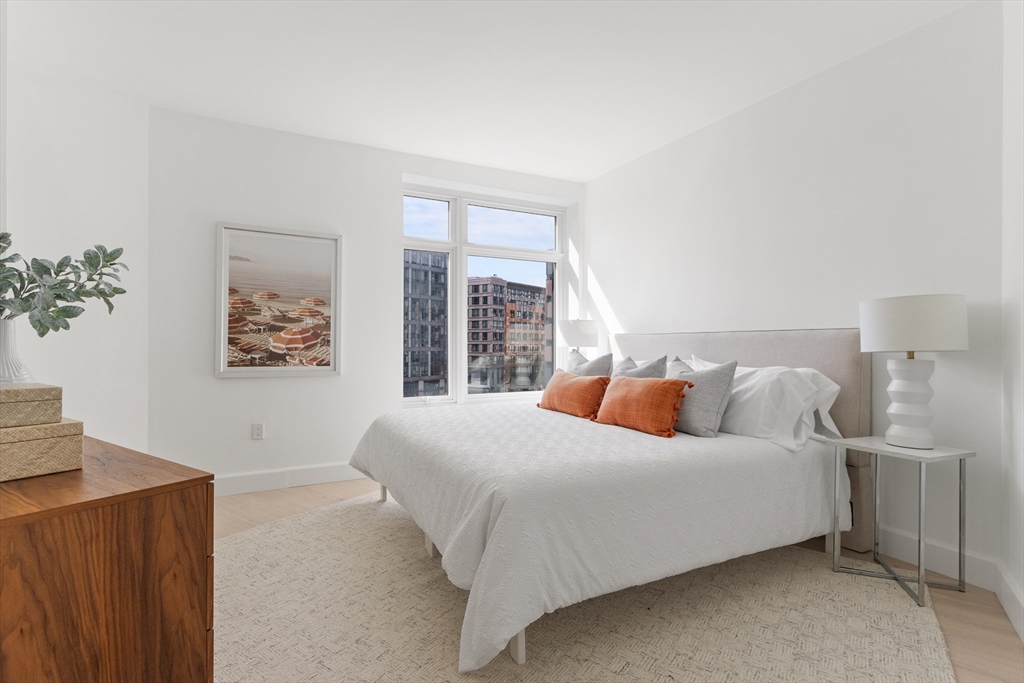 100 Lovejoy Wharf # 8P