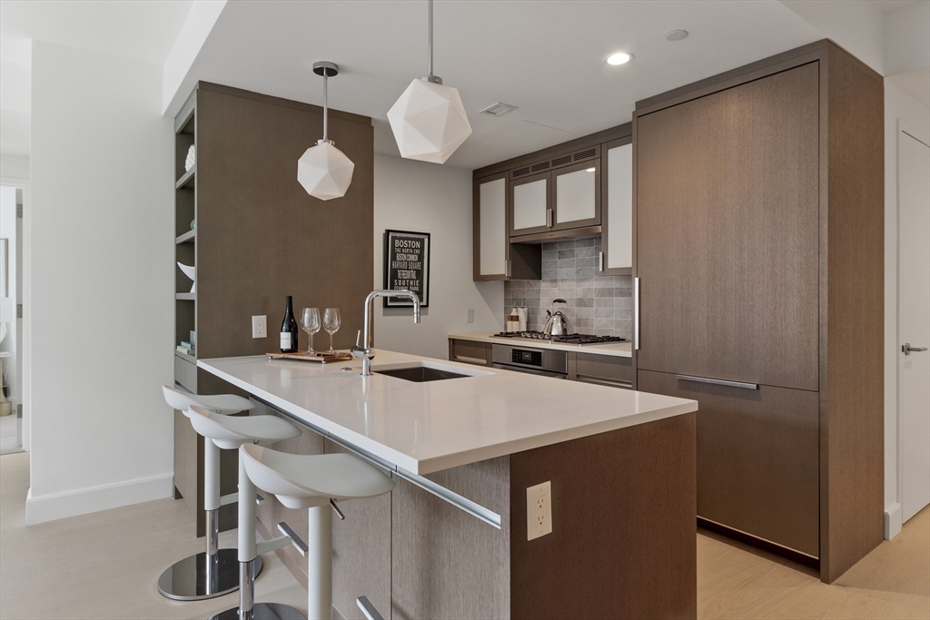 100 Lovejoy Wharf # 8P
