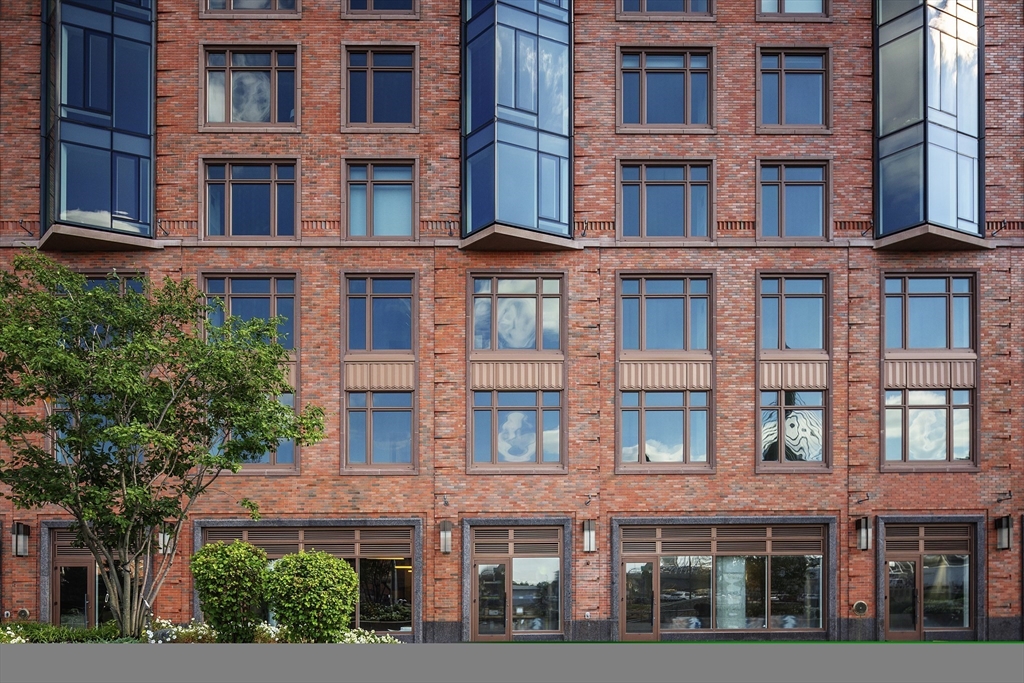 100 Lovejoy Wharf # 8P