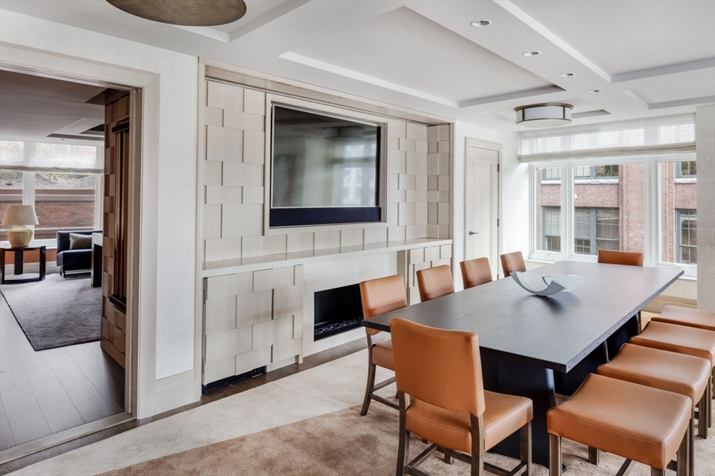 100 Lovejoy Wharf # 8P