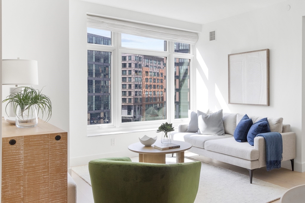 100 Lovejoy Wharf # 8P