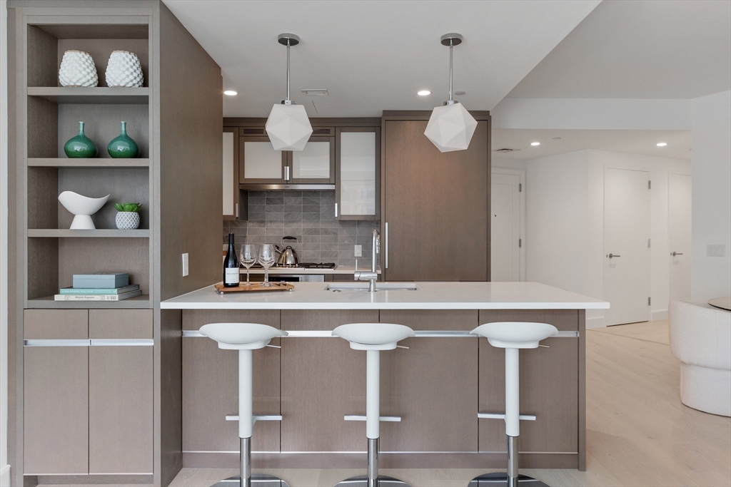 100 Lovejoy Wharf # 8P