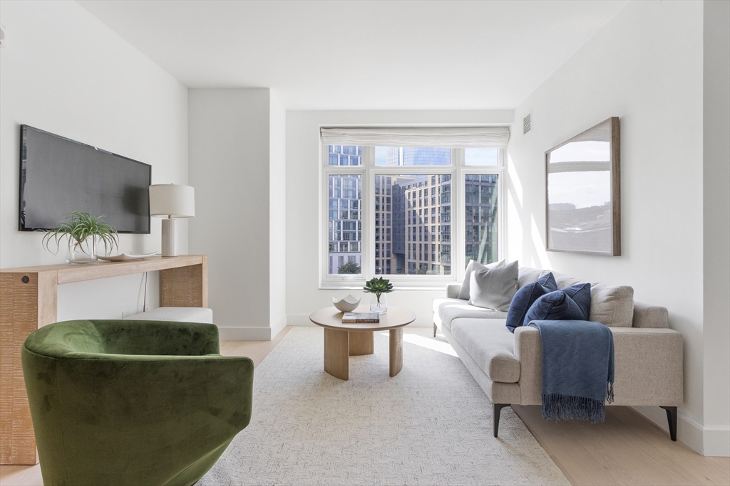 100 Lovejoy Wharf # 8P