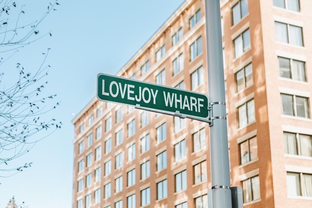100 Lovejoy Wharf # 8P