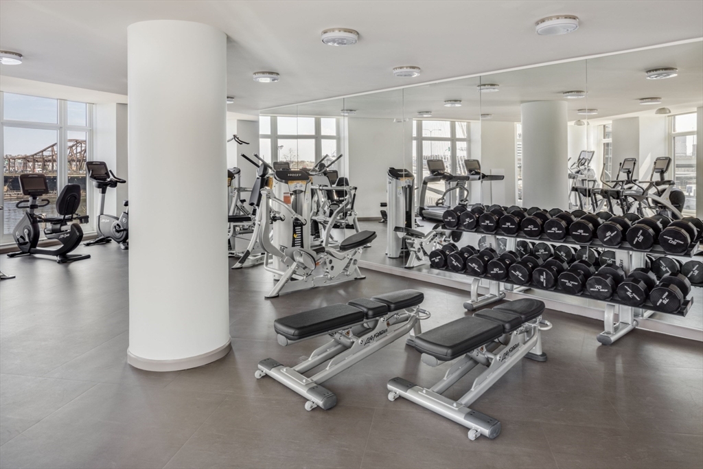 100 Lovejoy Wharf # 8P