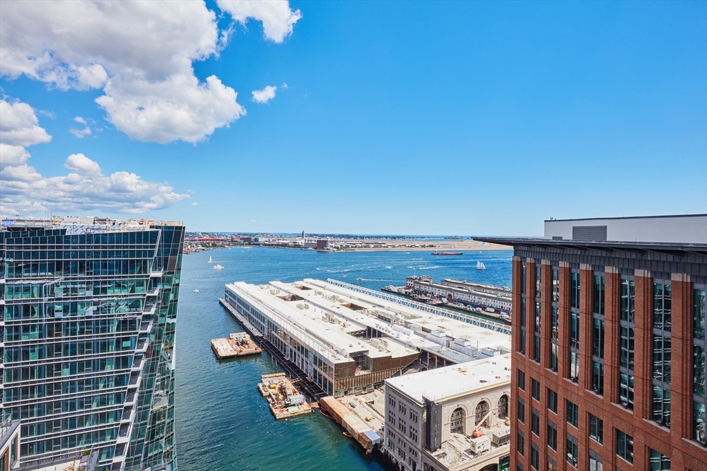 135 Seaport Blvd Unit: PH1A