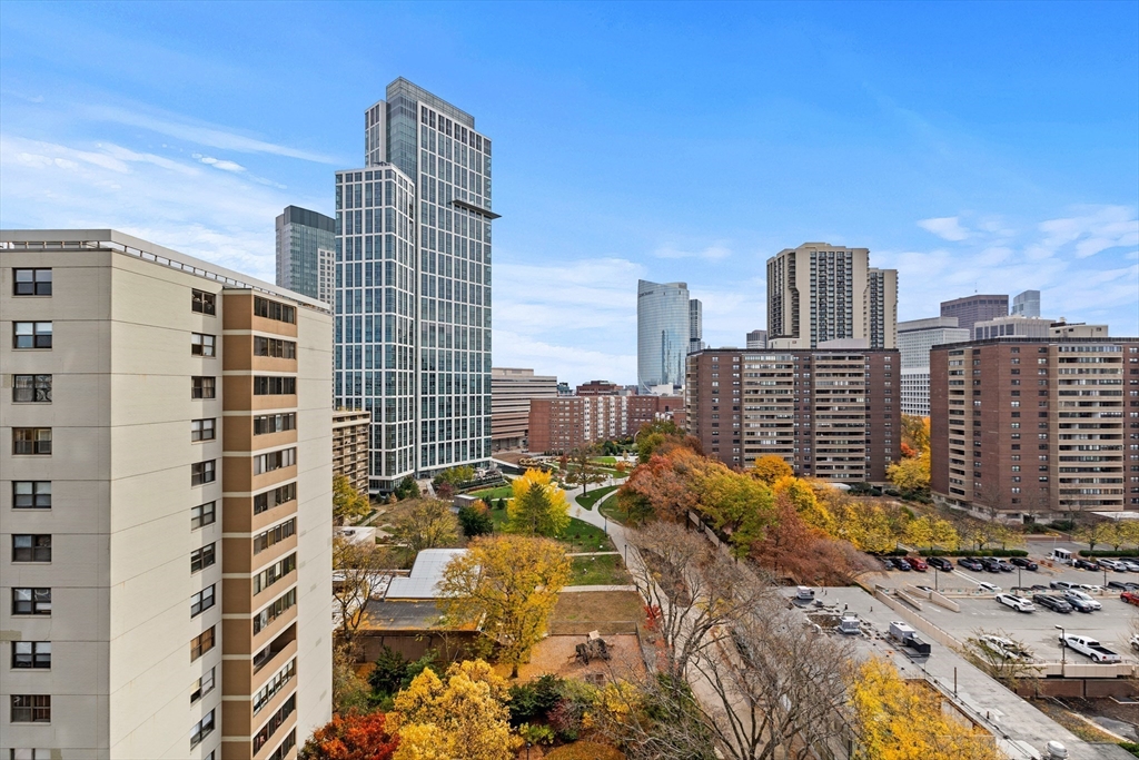8 Whittier Place # 15E