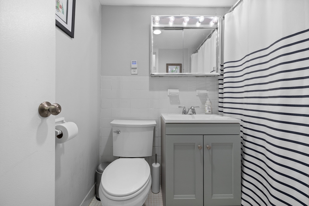 8 Whittier Place # 15E