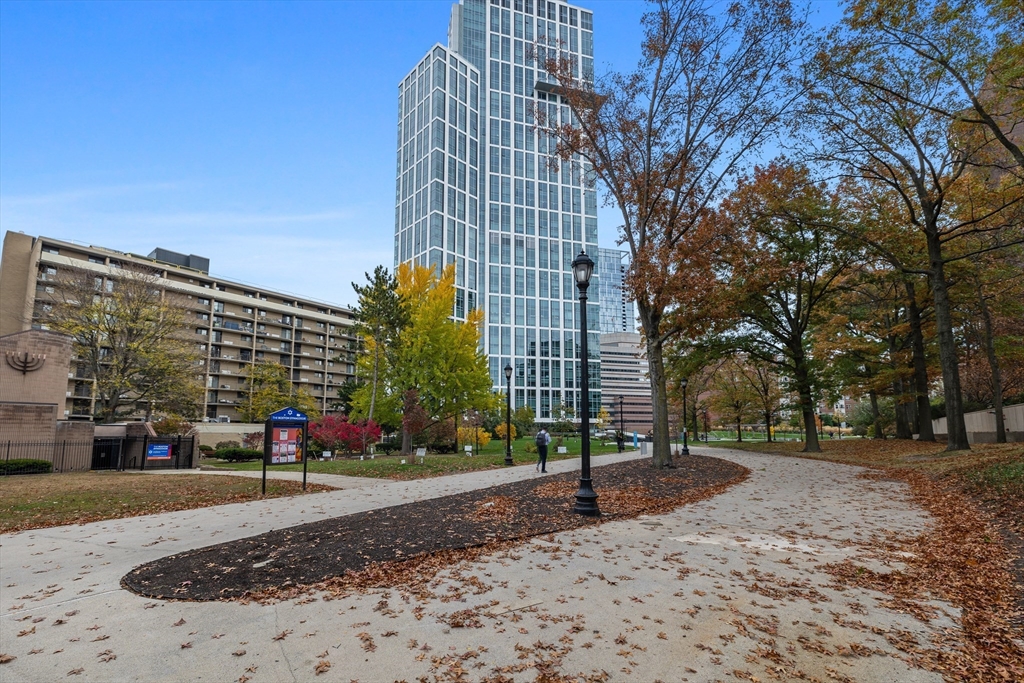 8 Whittier Place # 15E