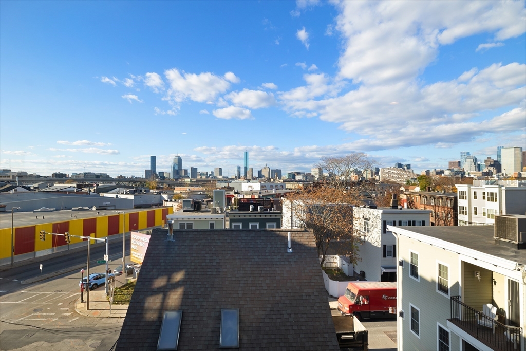 112 W 9th St. Unit: PH4