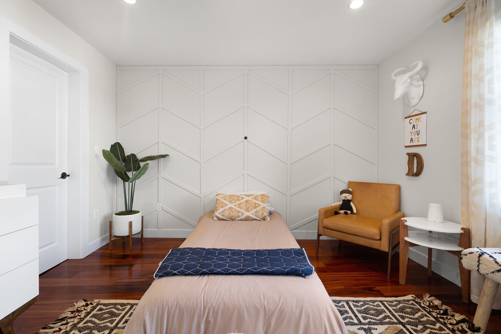 112 W 9th St. Unit: PH4