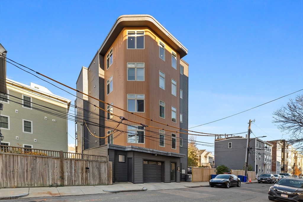 112 W 9th St. Unit: PH4