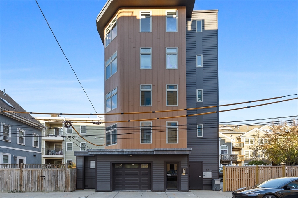 112 W 9th St. Unit: PH4