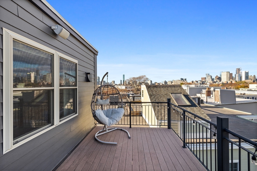 112 W 9th St. Unit: PH4
