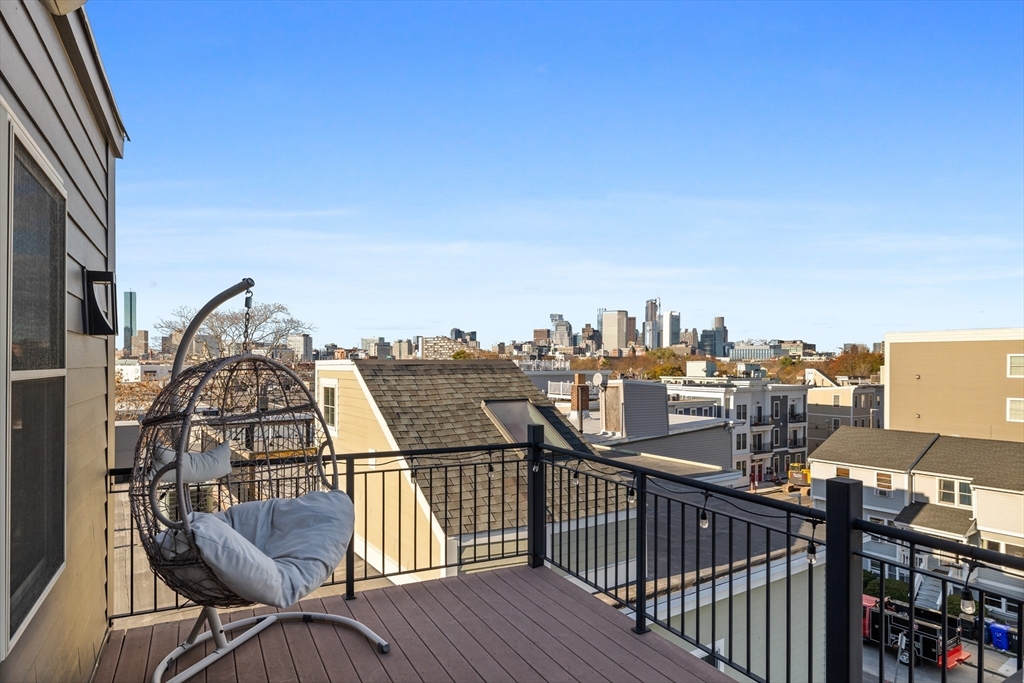 112 W 9th St. Unit: PH4