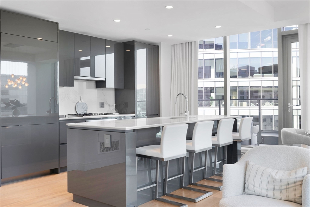 133 Seaport Blvd. # 2102