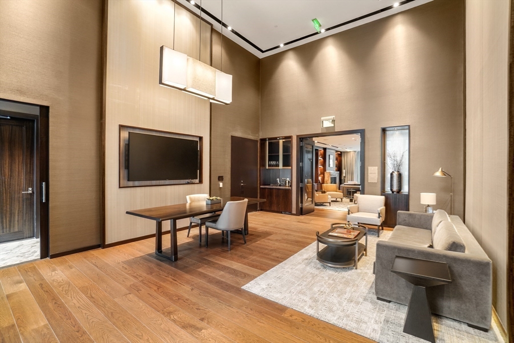 133 Seaport Blvd. # 2102