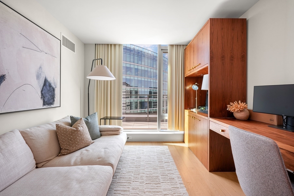 133 Seaport Blvd. # 2102