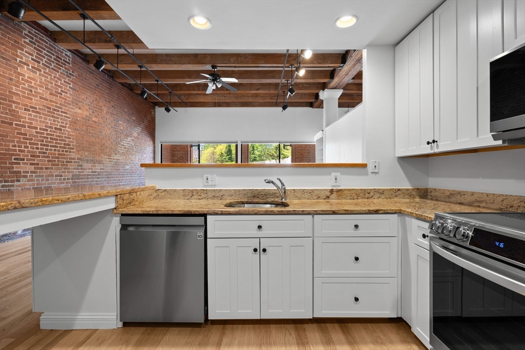 33 Sleeper St # 104