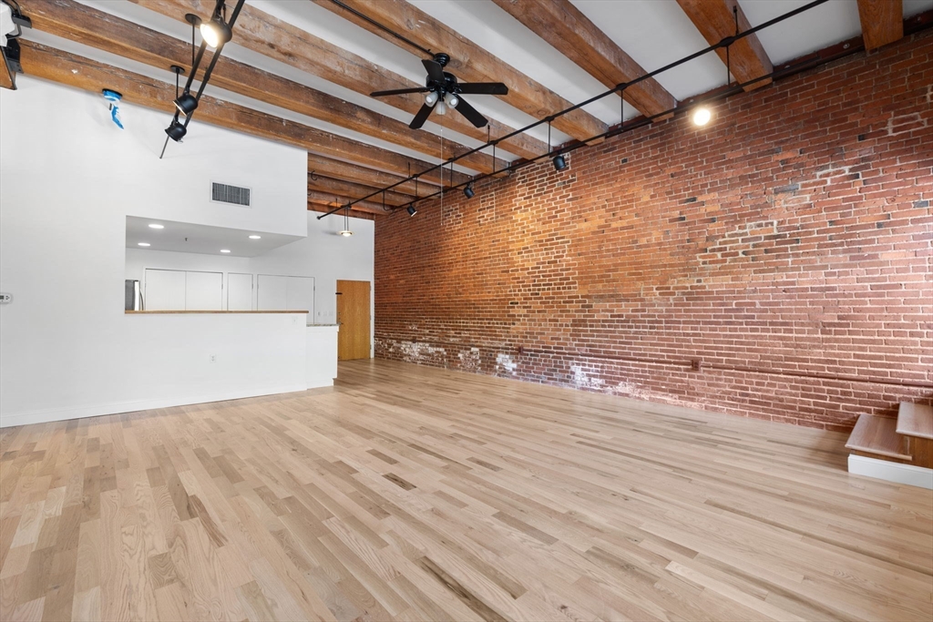33 Sleeper St # 104