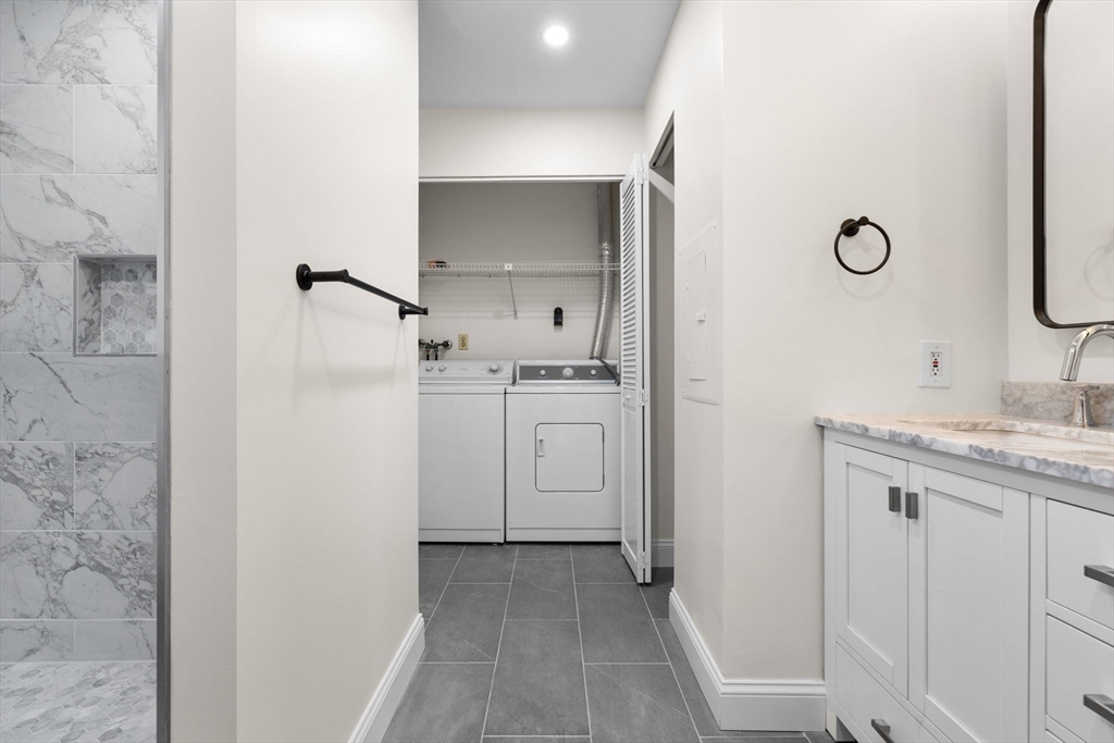 33 Sleeper St # 104