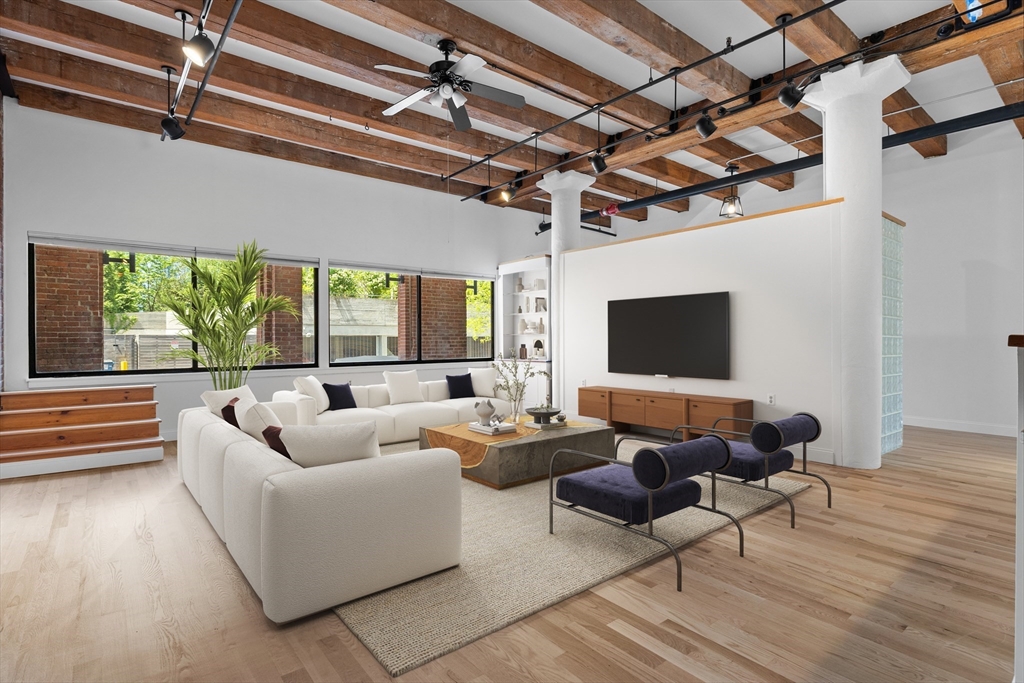 33 Sleeper St # 104