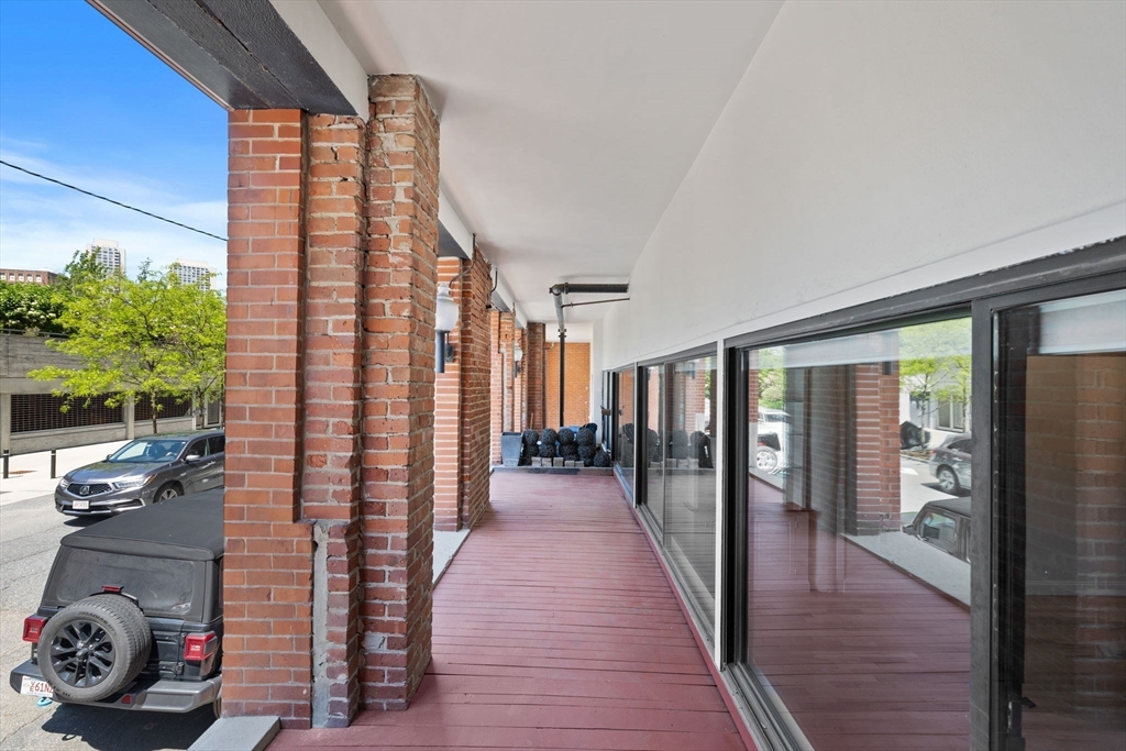 33 Sleeper St # 104