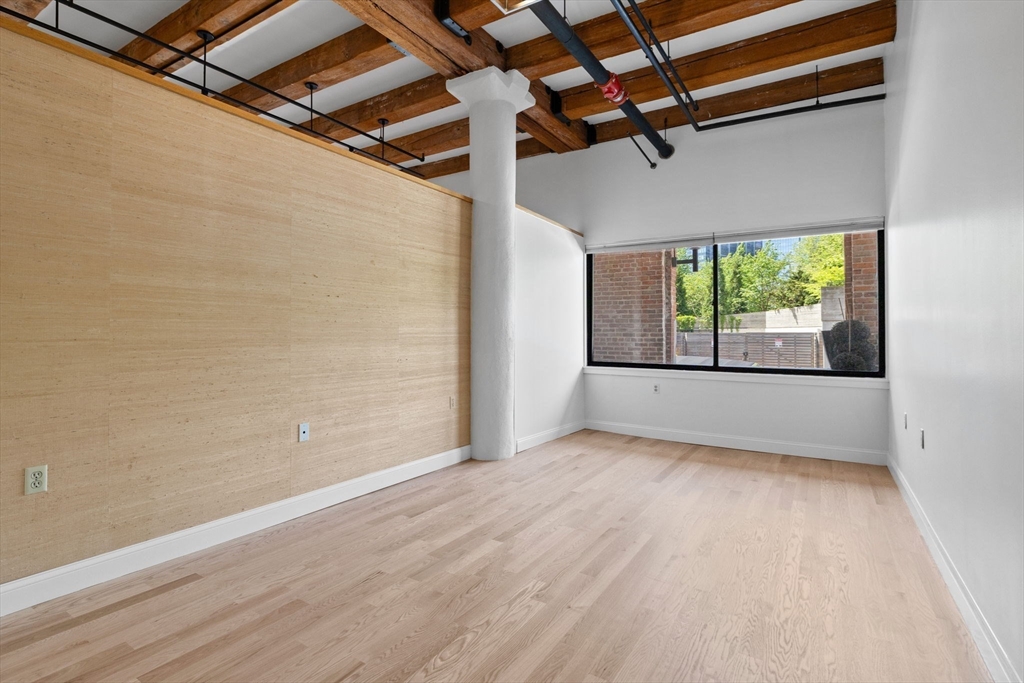 33 Sleeper St # 104