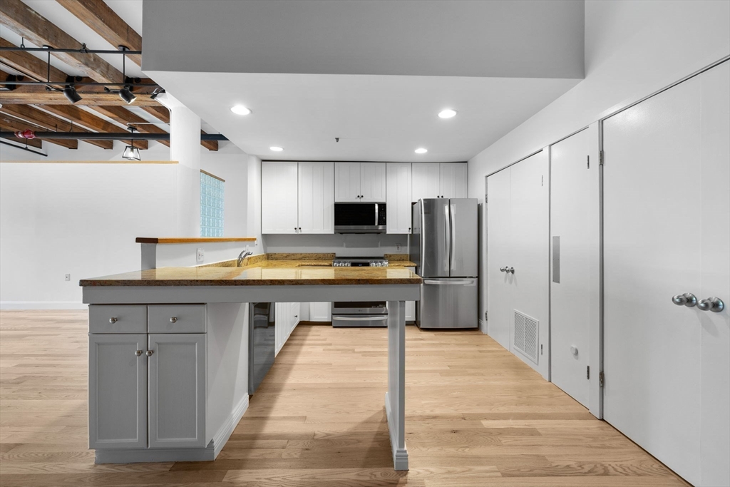 33 Sleeper St # 104