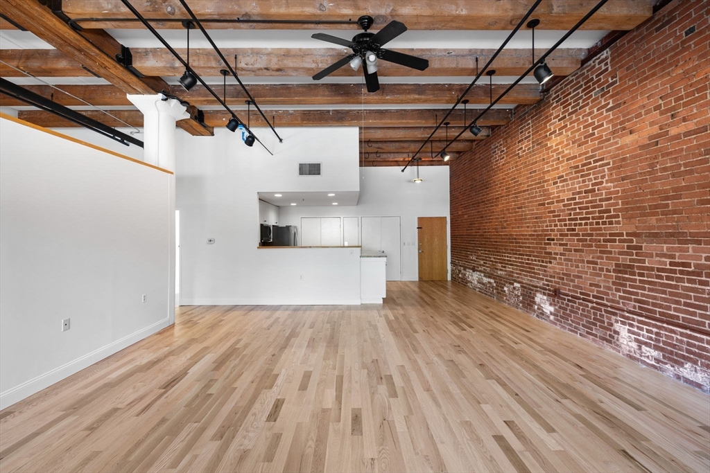 33 Sleeper St # 104