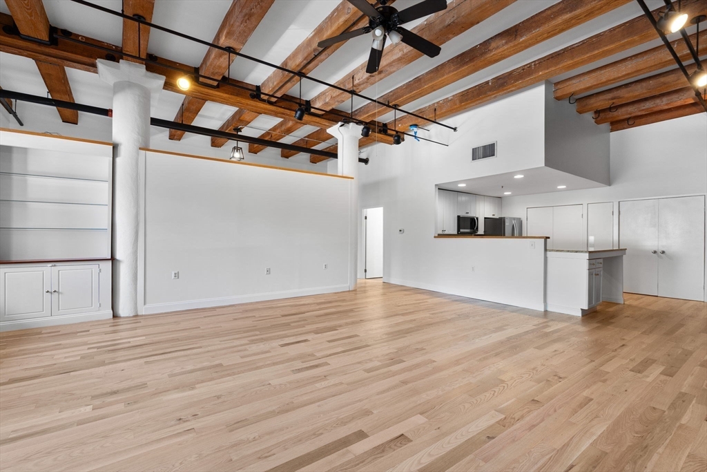 33 Sleeper St # 104