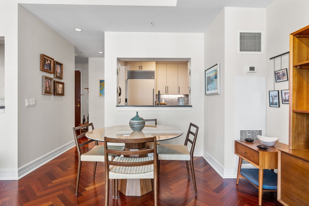2 Avery St. # 27F