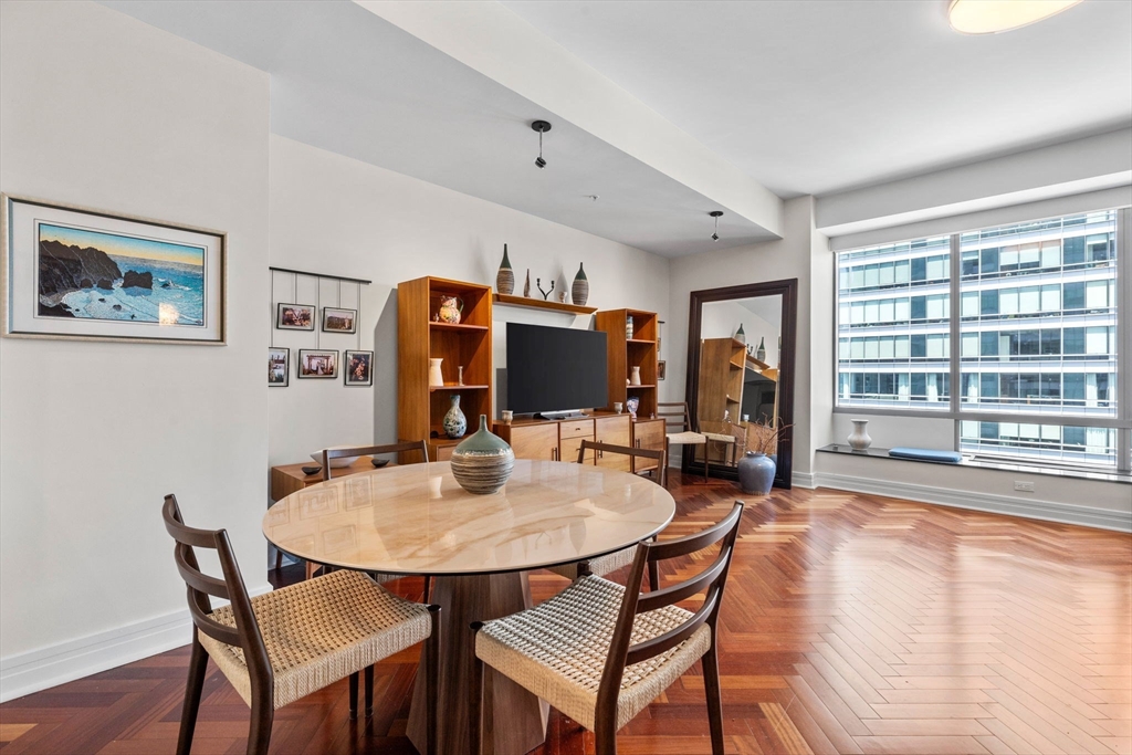2 Avery St. # 27F