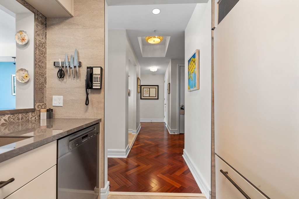2 Avery St. # 27F