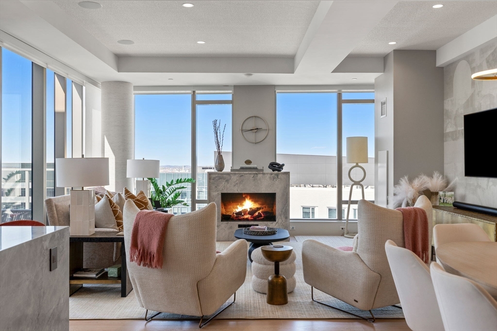 133 Seaport Blvd # 3A Unit: PH 3A