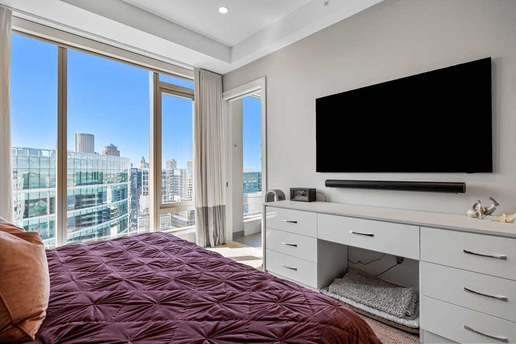 133 Seaport Blvd # 3A Unit: PH 3A