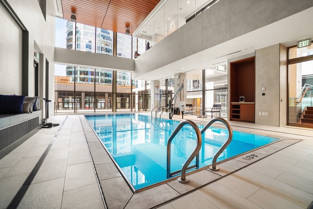 133 Seaport Blvd # 3A Unit: PH 3A