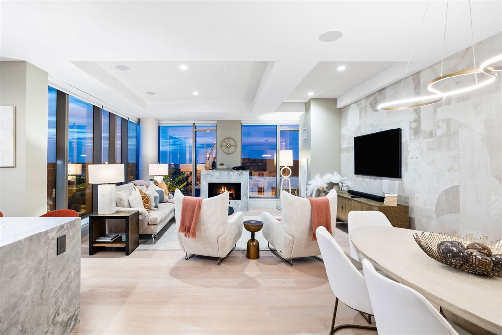 133 Seaport Blvd # 3A Unit: PH 3A