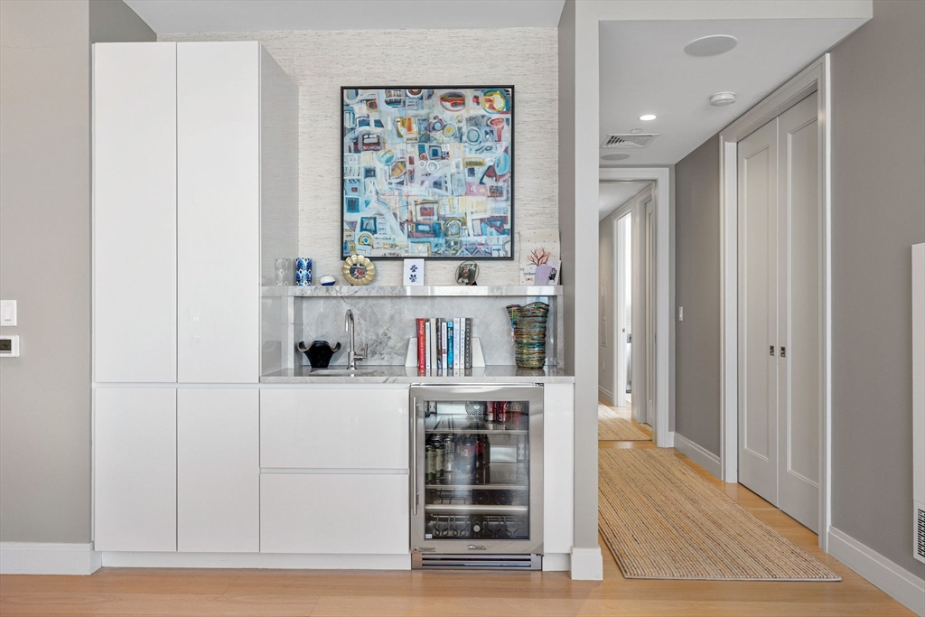 133 Seaport Blvd # 3A Unit: PH 3A