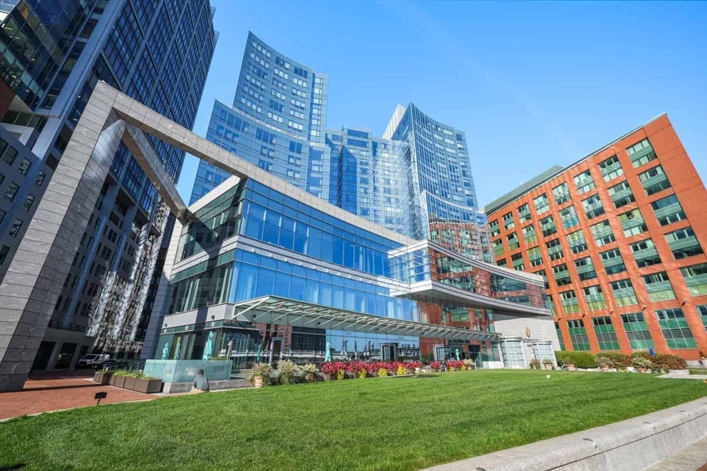 500 Atlantic Avenue # 14T