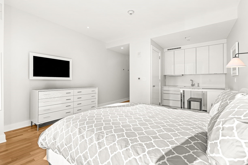 500 Atlantic Avenue # 14T