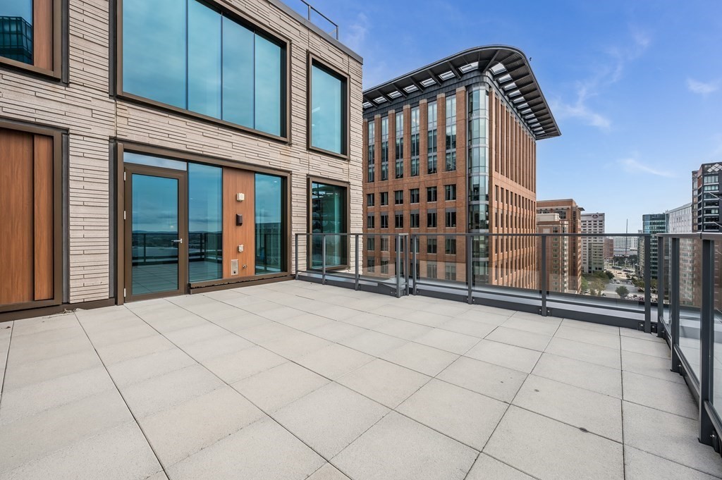 135 Seaport Blvd # 1810