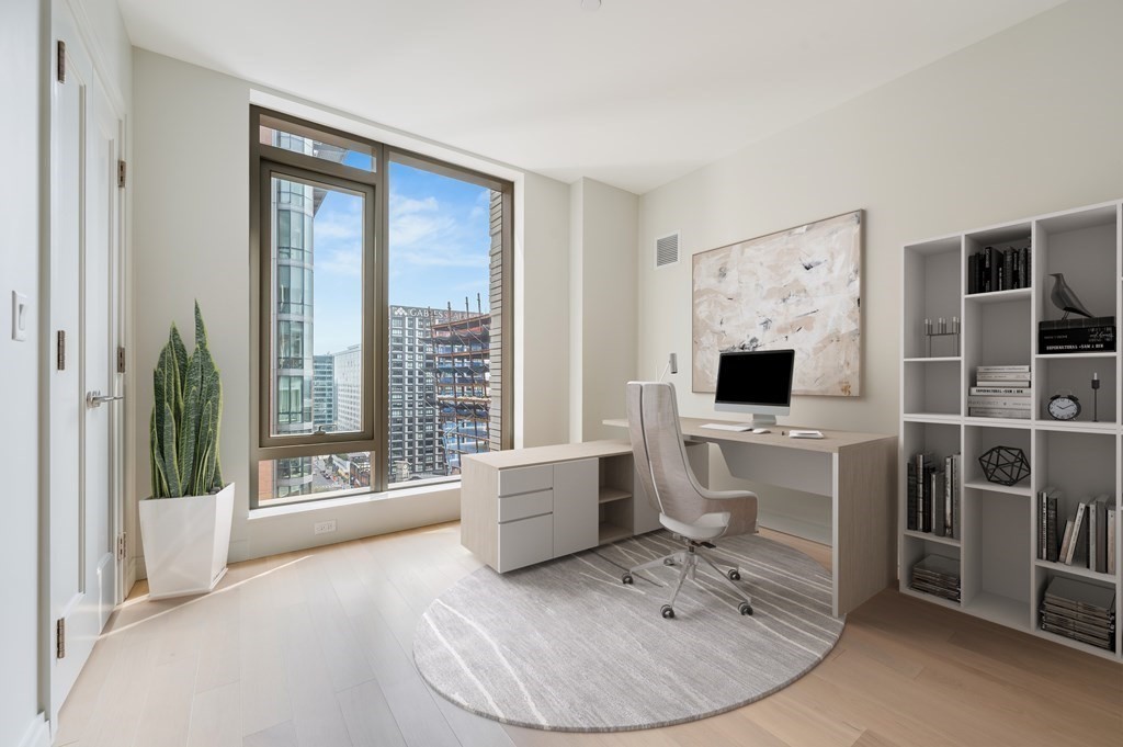 135 Seaport Blvd # 1810