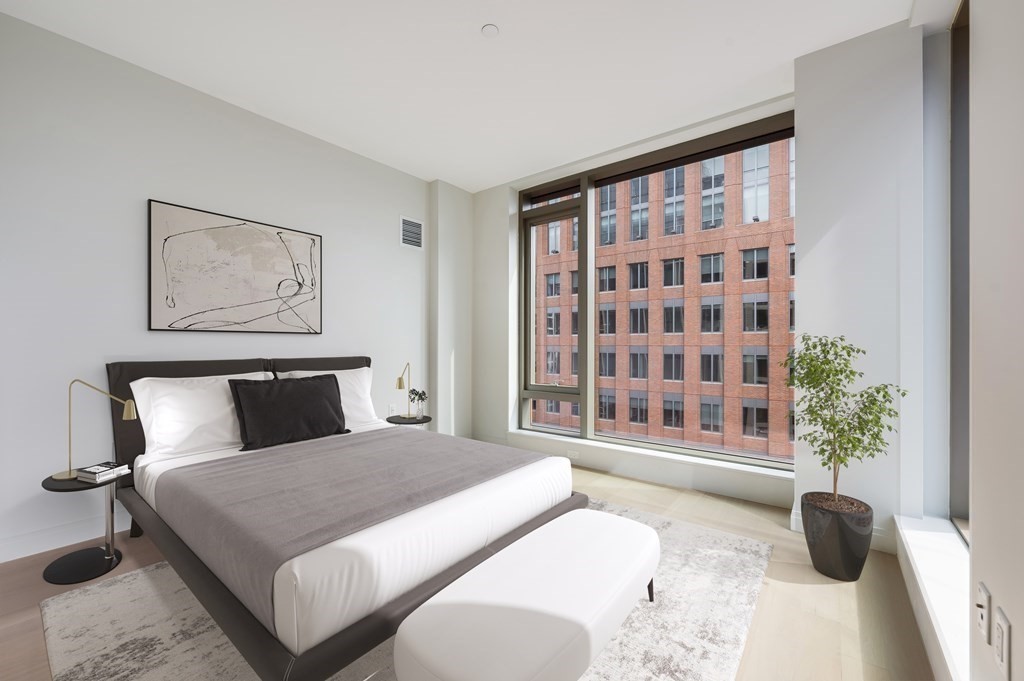 135 Seaport Blvd # 1810