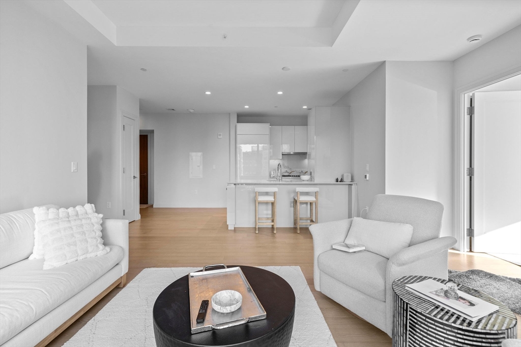 133 Seaport Blvd # 2105