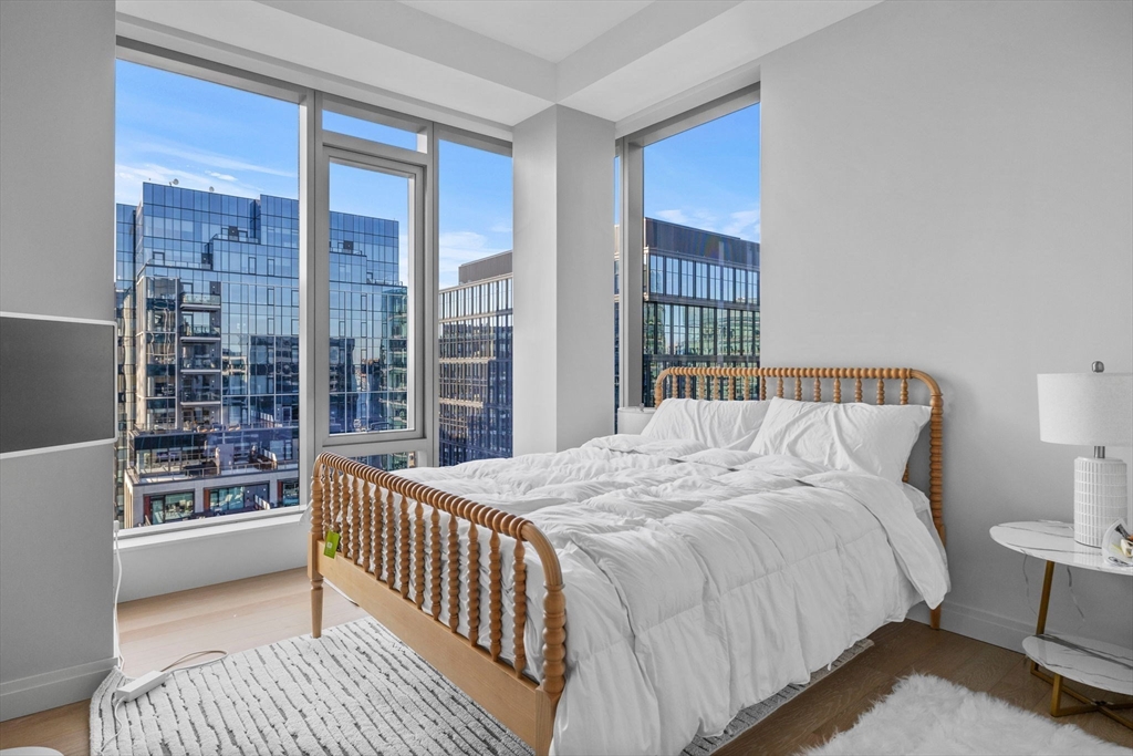 133 Seaport Blvd # 2105