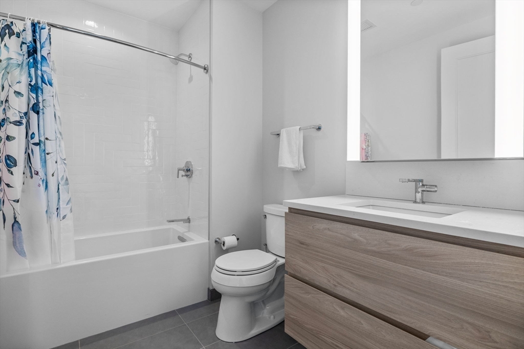 133 Seaport Blvd # 2105
